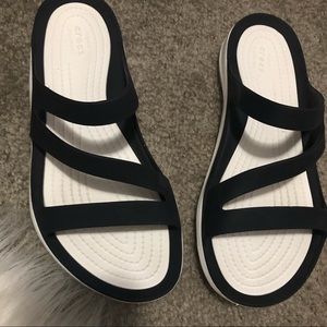 Black & white sandals crocs
